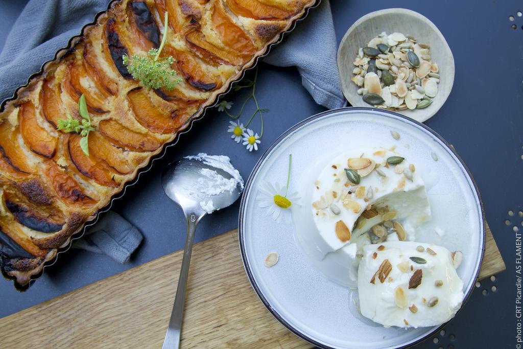 La Maison & L'Atelier Neuilly-en-Thelle エクステリア 写真